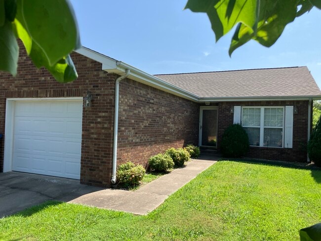 Building Photo - 905 Bagwell Dr