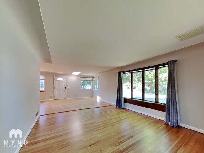 Foto del edificio - 1076 S Monroe St