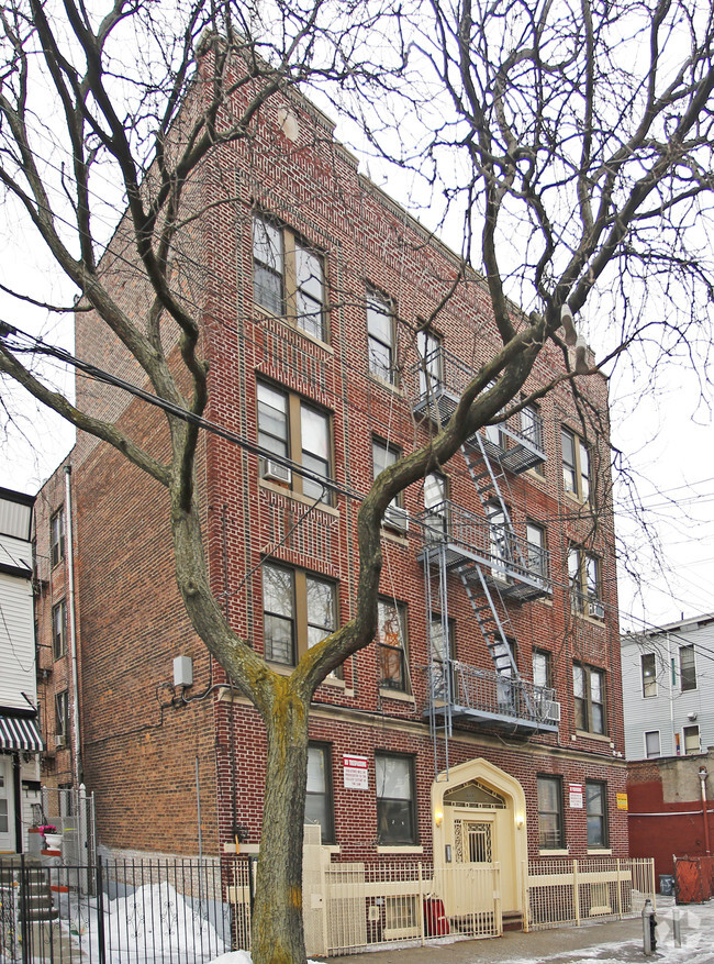 Building Photo - 445 Autumn Avenue Apartments