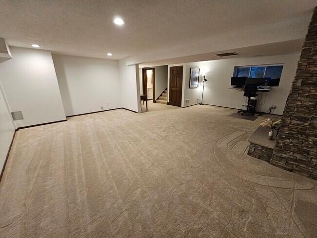 living area 3 - 20807 70th Ave N