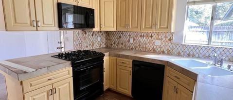 Building Photo - 2417 S Meadowbrook Ct