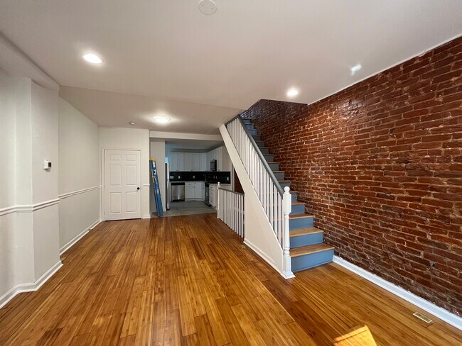 Building Photo - 1220 S Saint Bernard St