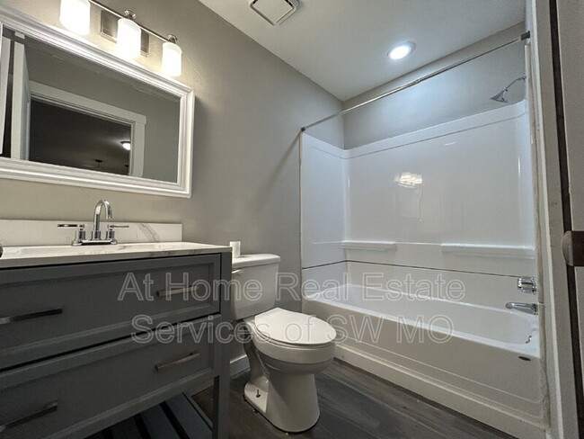 Foto del edificio - 1617 N Jefferson Ave