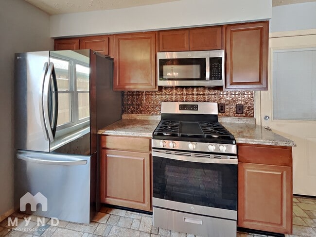 Building Photo - 414 Enfield Dr