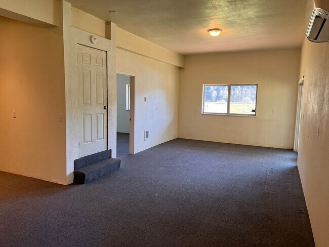 Foto del edificio - 15791 Lower Smith River Rd