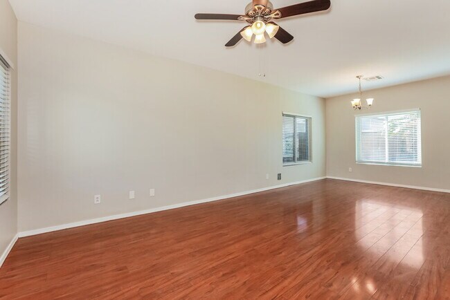 Foto del edificio - 30092 N Desert Willow Blvd