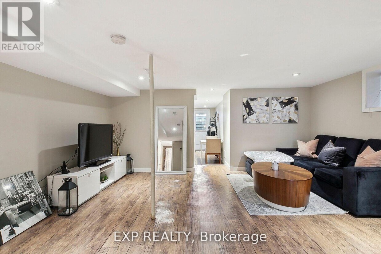 Photo principale - 52 McMurray Ave