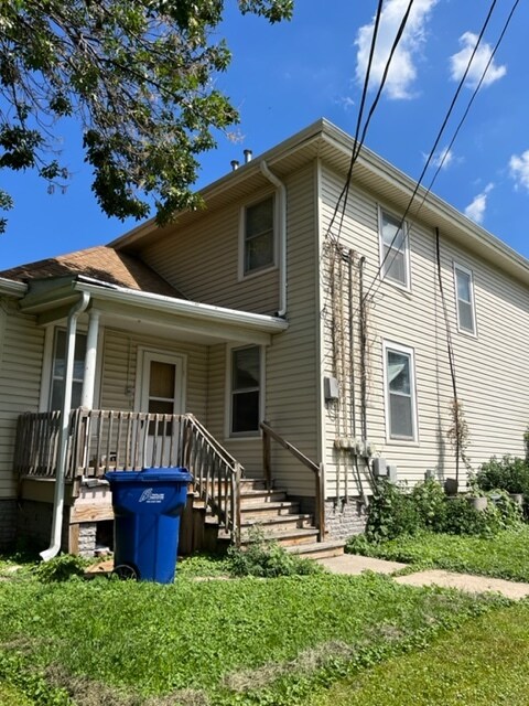 Building Photo - 828 Ave A