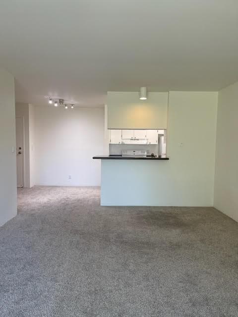 Building Photo - 371 Imperial Way