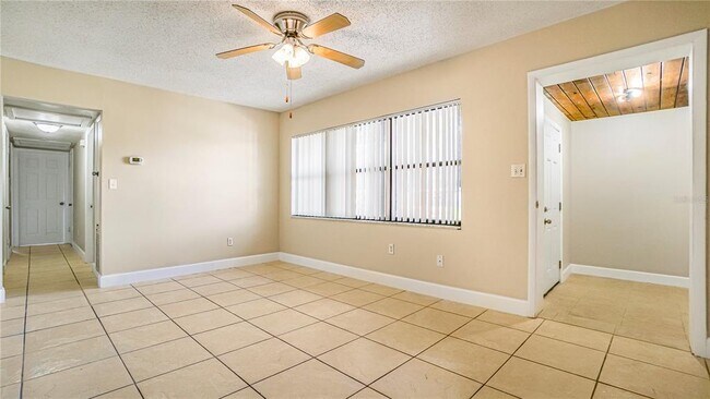 Foto del edificio - 5717 Lawndale Rd