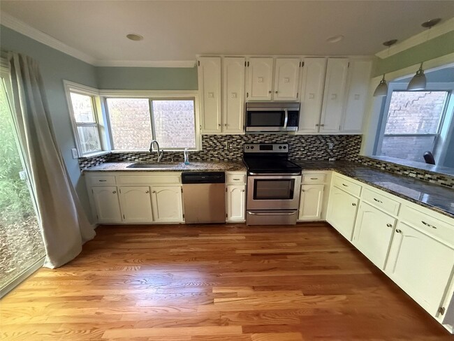 Building Photo - 4139 Rosser Square