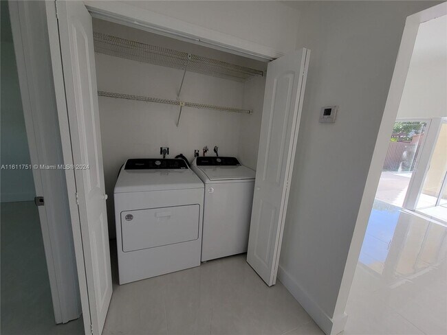 Foto del edificio - 6520 SW 134th Pl