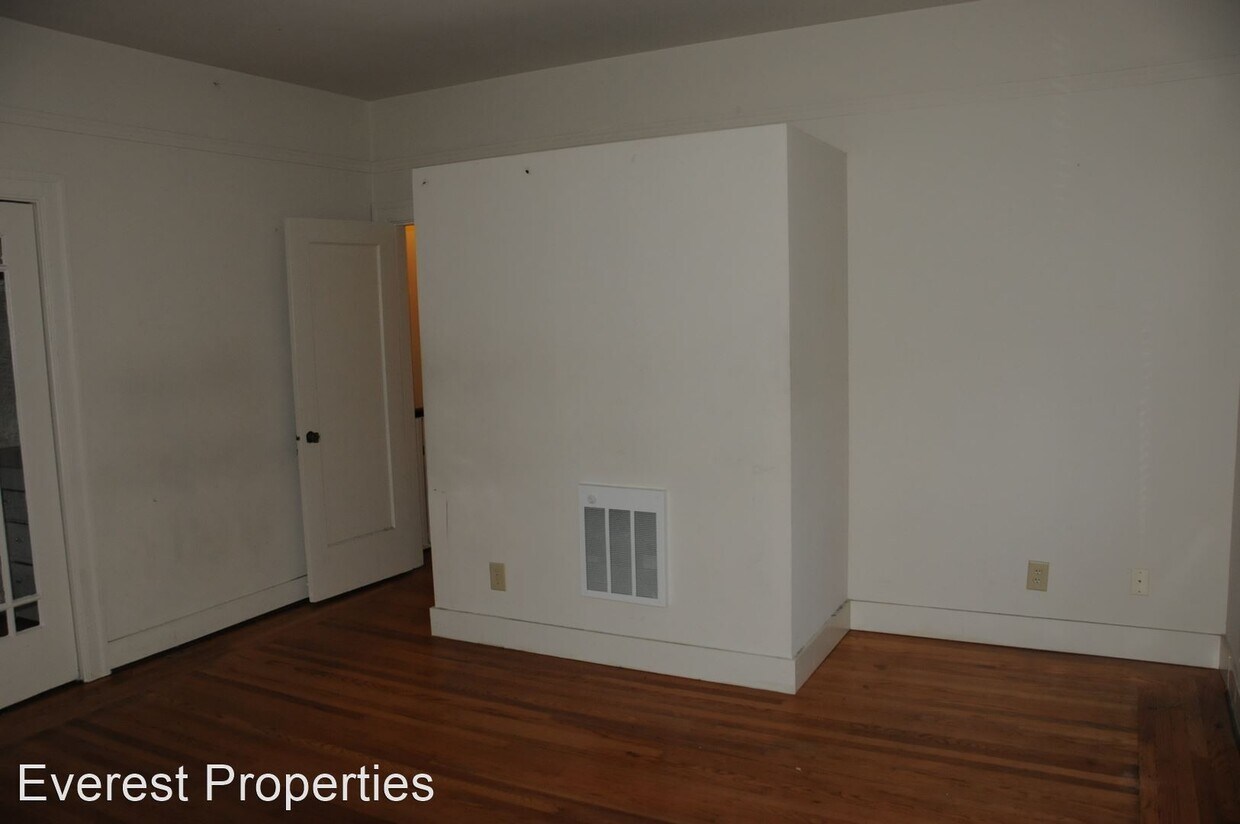 Foto del edificio - 2456-2460 Parker St