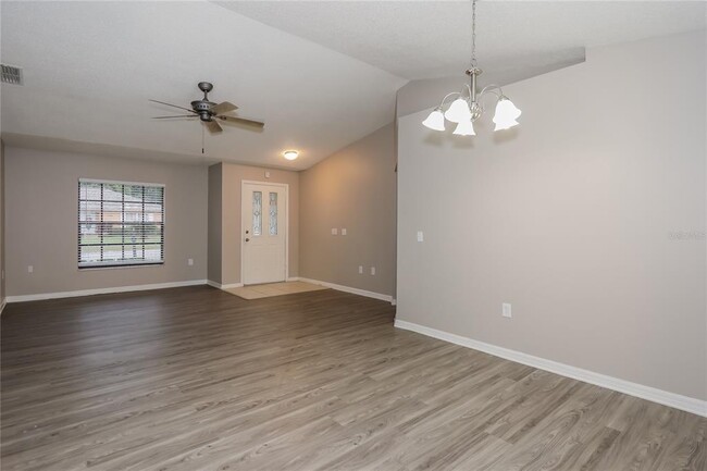 Foto del edificio - 1303 Oak Pointe Pl