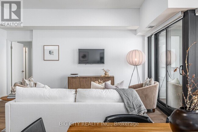 Building Photo - 36-436 Brentcliffe Rd