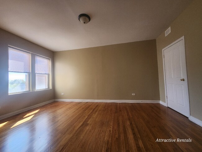 Foto del edificio - 1550 N Parkside Ave