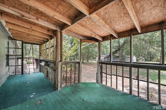 Building Photo - 201 Riverview Dr