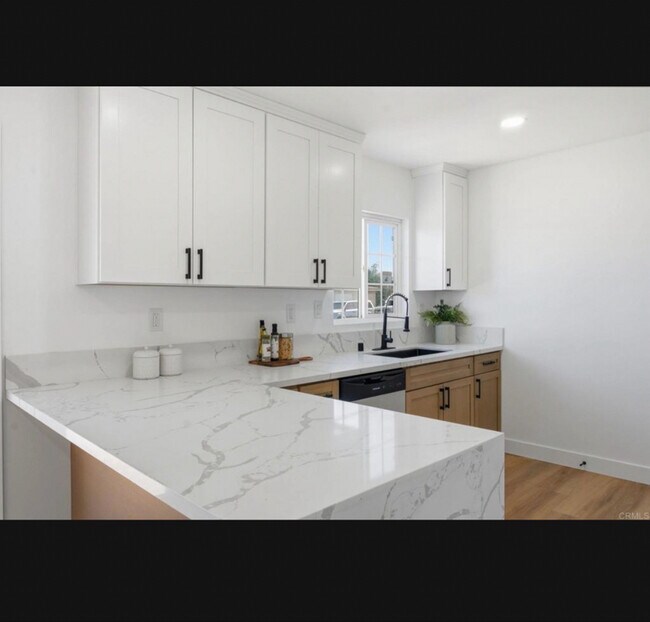 Foto del edificio - 702 Oaklawn Ave