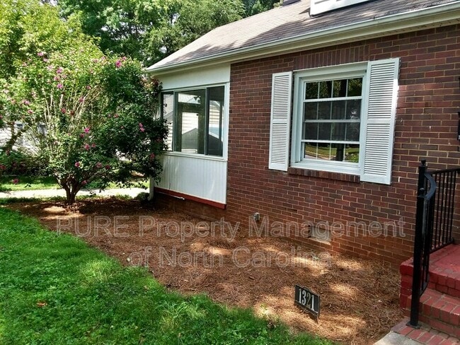 Building Photo - 1321 Pinecrest Avenue