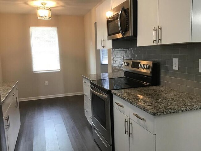 Foto del edificio - 3216 Hillsview Dr
