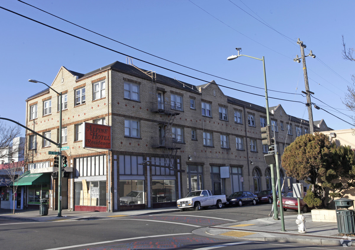 Primary Photo - Alpine Apartments