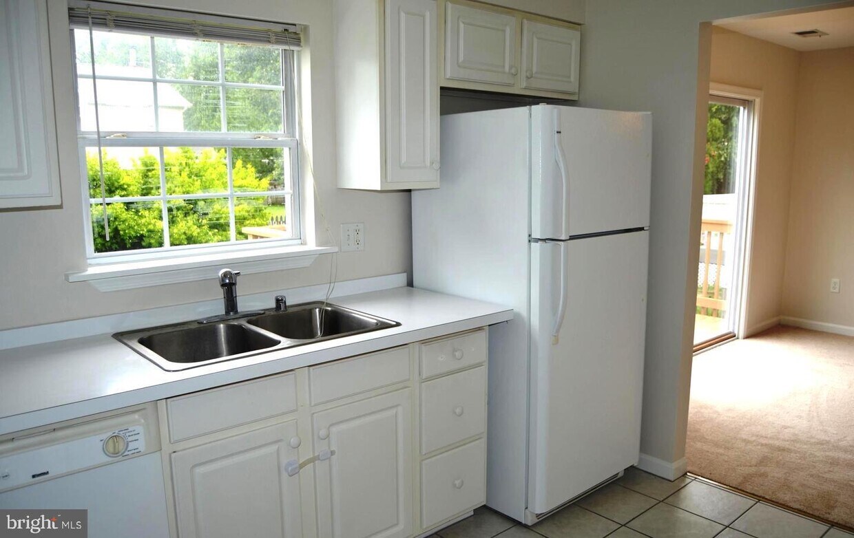 1623 Chesapeake Ln, Edgewater, MD 21037 House Rental in Edgewater, MD