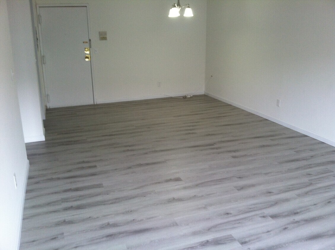 Foto principal - 792 Edgewood Ln