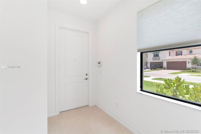 Building Photo - 9450 Glider Way