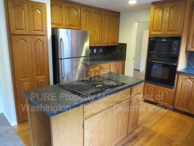 Foto del edificio - 702 119th St S