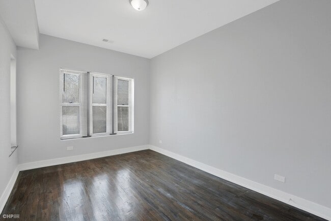 Building Photo - 4357 S King Dr