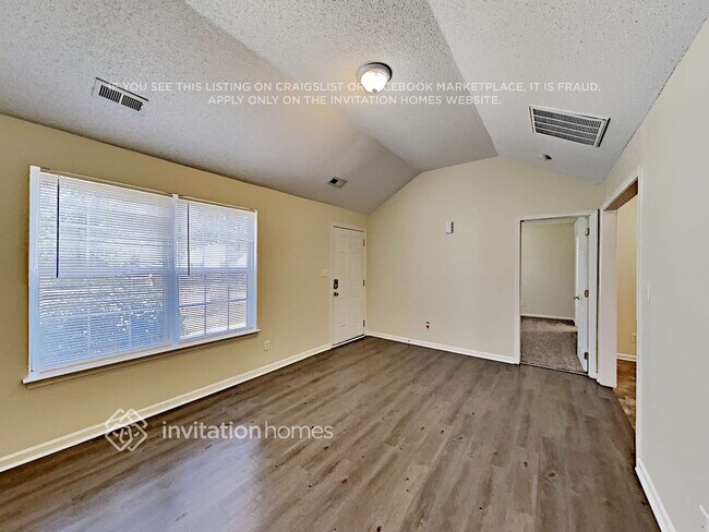 Foto del edificio - 7906 Lobilia Ln