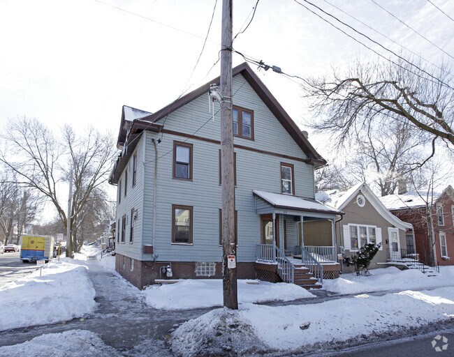 Building Photo - 519 E Johnson St