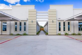 Building Photo - 10 Briggs Rd