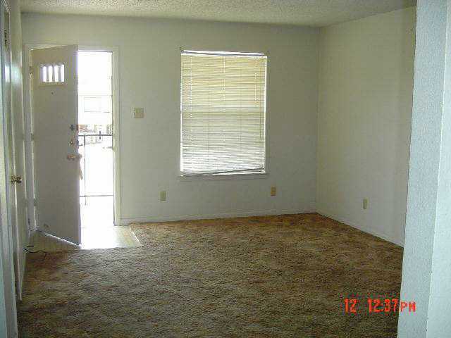 Foto del edificio - 4801 Rainbow Cir
