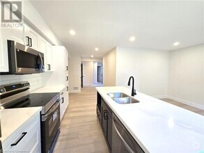 Building Photo - 404 Forest Hill Dr