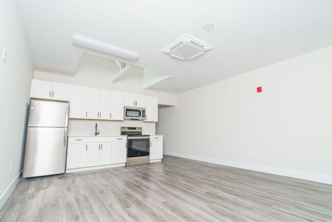 Building Photo - Riverwalk Apartments