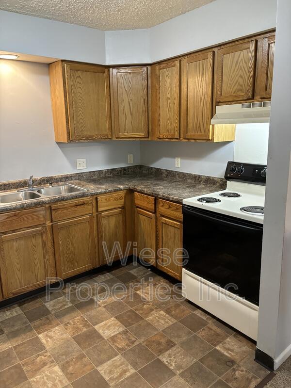 Foto del edificio - 2110 Bradley Ct