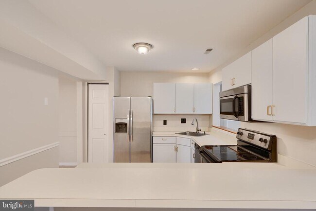 Foto del edificio - 733 Reedy Cir