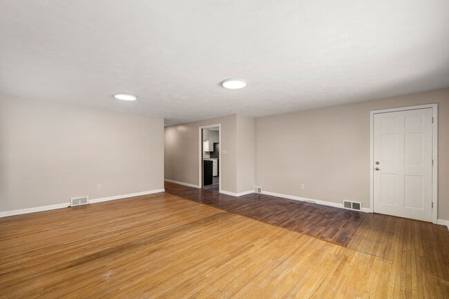 Building Photo - 612 Starin Ave