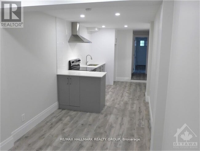 Building Photo - 375 MacKay St