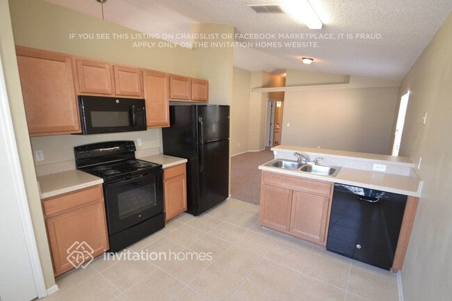 Building Photo - 1716 Chatham Cir