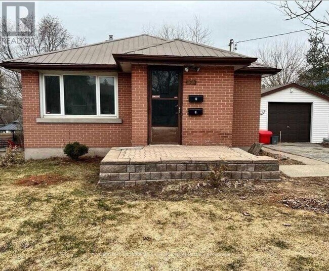 124 St, Barrie, ON L4M 1V6 House for Rent in Barrie, ON
