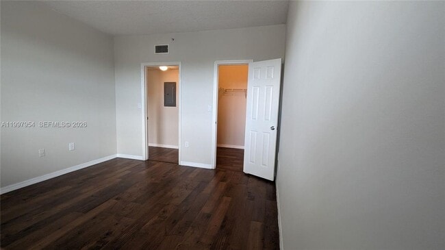 Building Photo - 151 SW 117th Ave