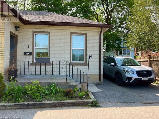 Photo du bâtiment - 14 Barrie Ln