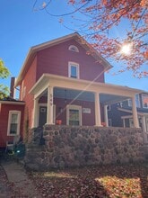 Building Photo - 549 E Madison St