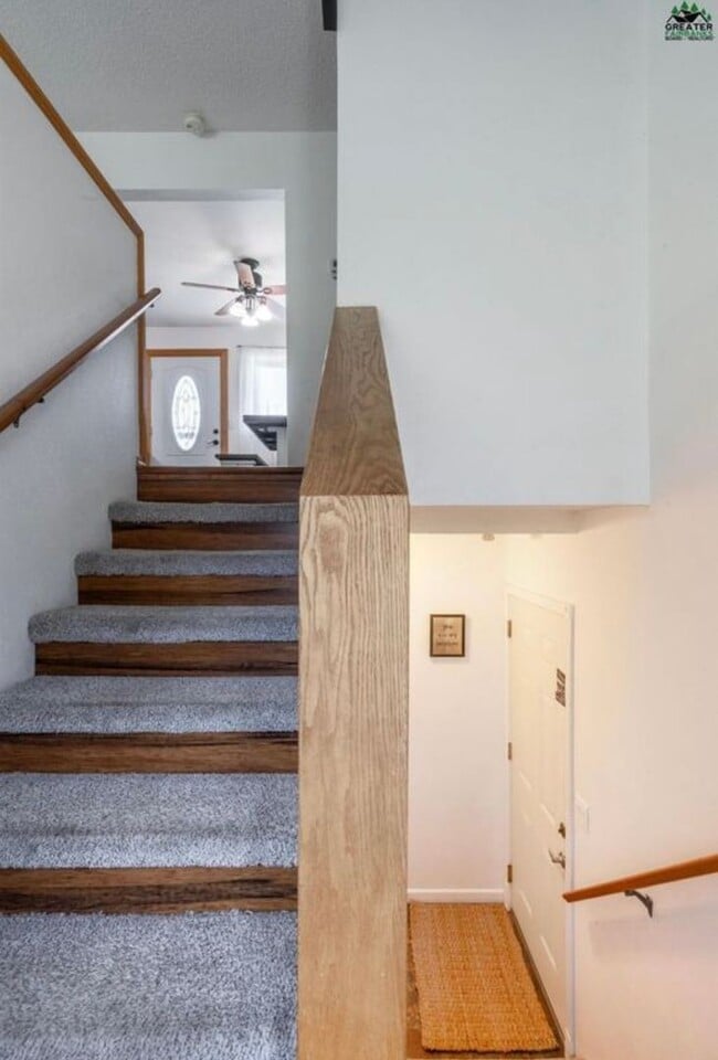 Building Photo - 4-Bedroom Fairbanks Home with Garage, Deck...