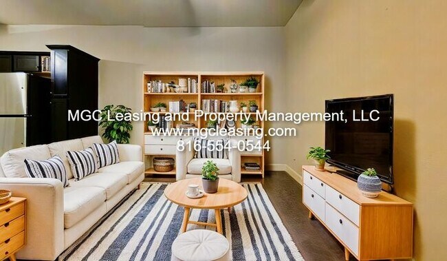 Foto del edificio - This Townhome Has Something for Everyone