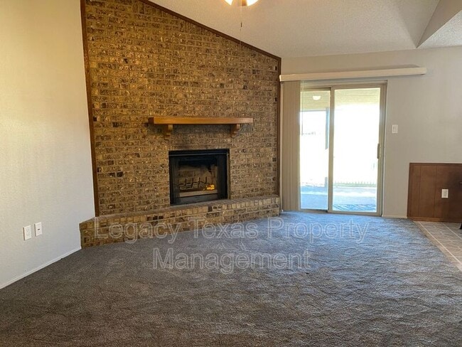 Building Photo - 1413 Berry Dr