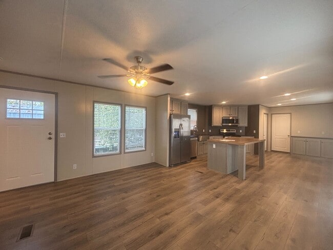 Foto del edificio - 210 Betty St