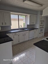 Building Photo - 2923 Edgewood Dr